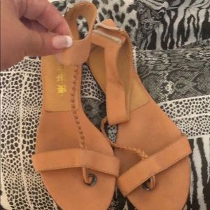 Lamb sandals SZ 81/2